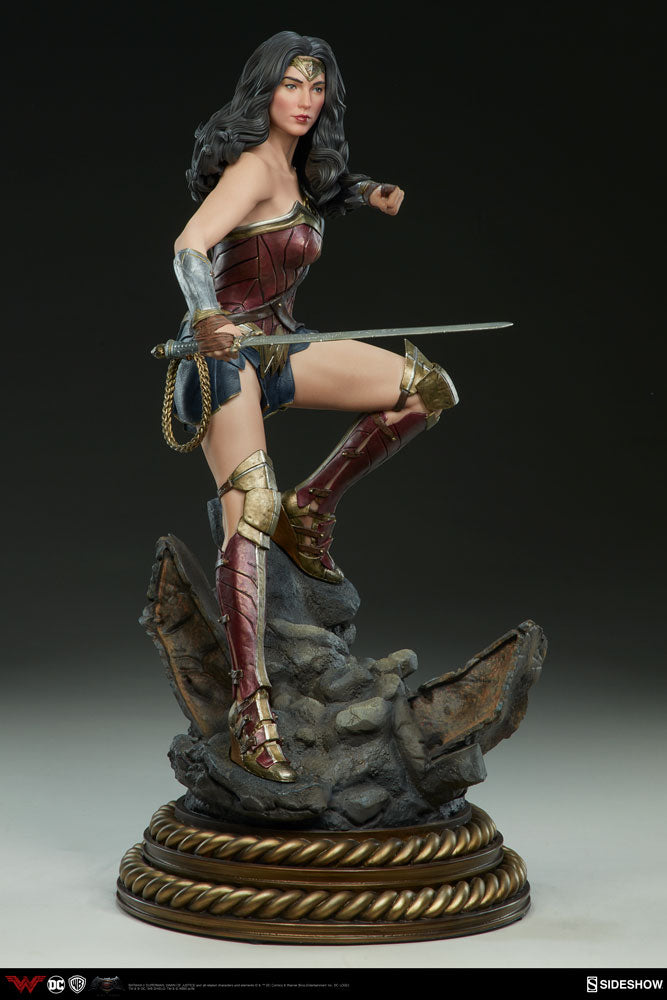 Warner Bros. Studio Store DC Comics Figurine – Wonder Woman